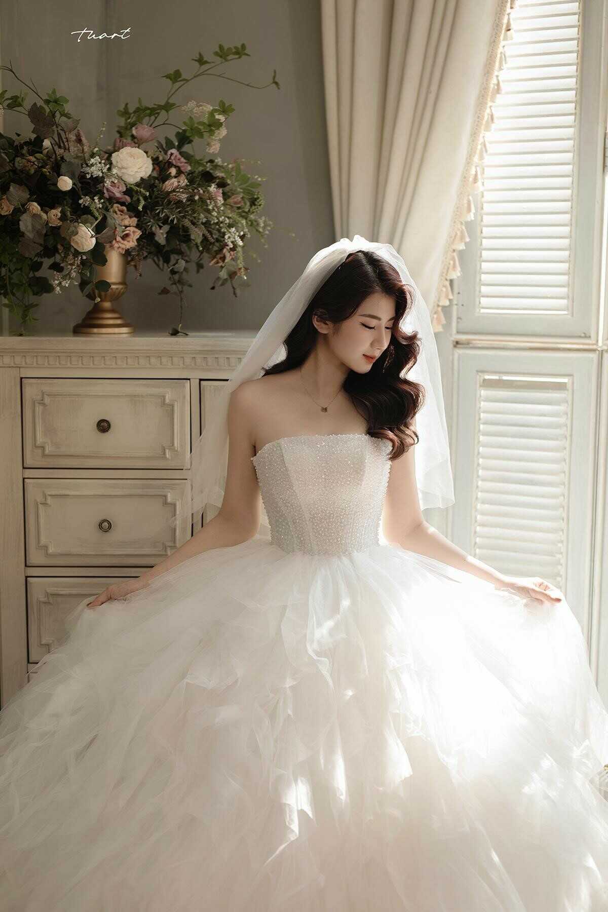 Váy cưới trễ vai đơn giản thiết kế đơn giản #1051 | Cô dâu, Tre, Thời trang