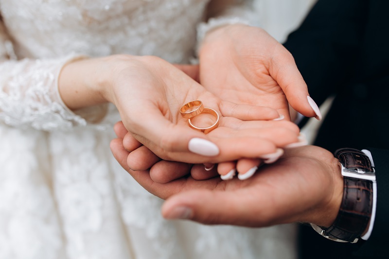Nhẫn cưới Eternity lựa chọn của cặp đôi trẻ hiện đại