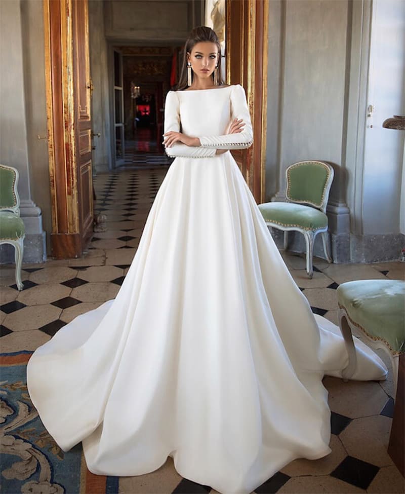Váy cưới minimalist  Vẻ đẹp không còn cần đến các chi tiết
